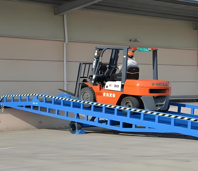 孝感移动式卸货平台（叉车用）